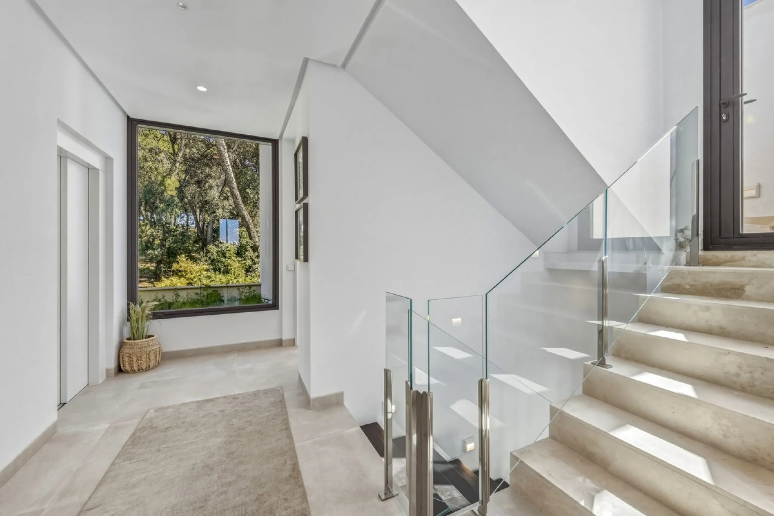 Brand New Contemporary Jewel – Car-Free Luxury in Marbella Center