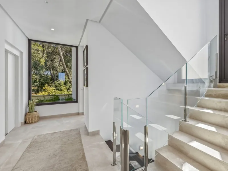 Brand New Contemporary Jewel – Car-Free Luxury in Marbella Center