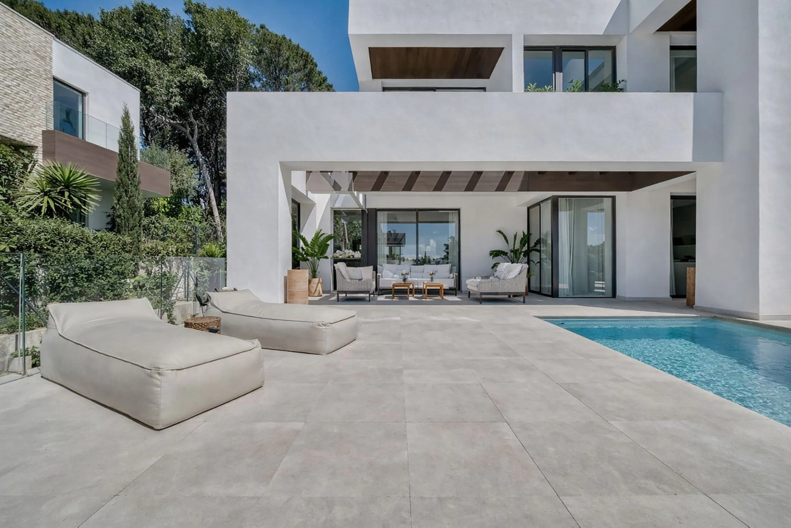 Brand New Contemporary Jewel – Car-Free Luxury in Marbella Center
