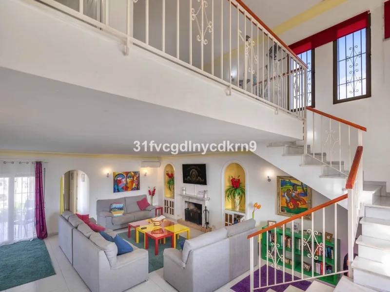 For Sale: Detached Villa in La Gaspara, Estepona with tourist license