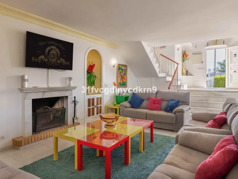 For Sale: Detached Villa in La Gaspara, Estepona with tourist license