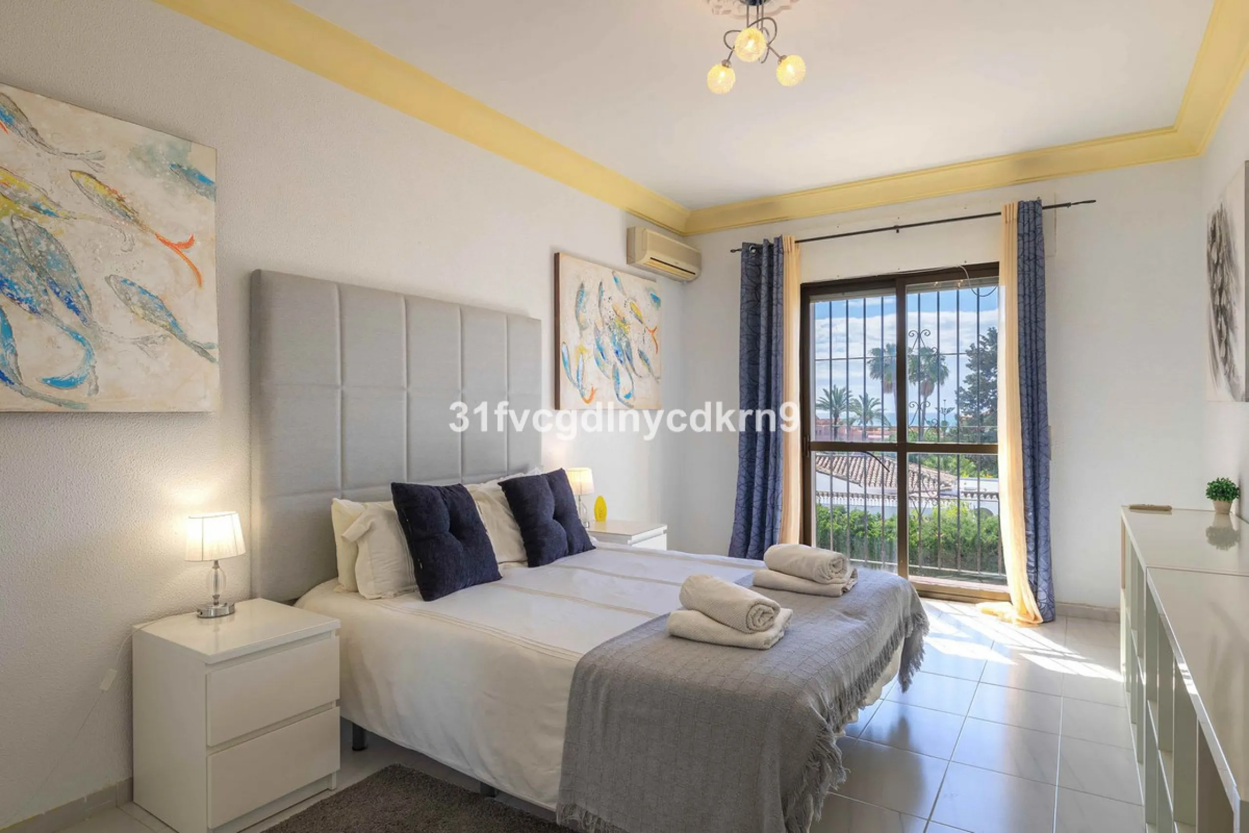 For Sale: Detached Villa in La Gaspara, Estepona with tourist license