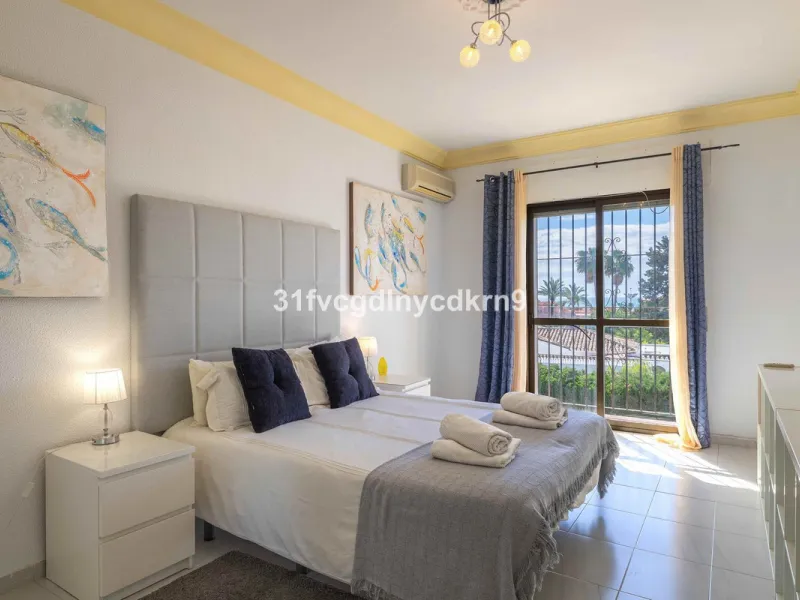 For Sale: Detached Villa in La Gaspara, Estepona with tourist license