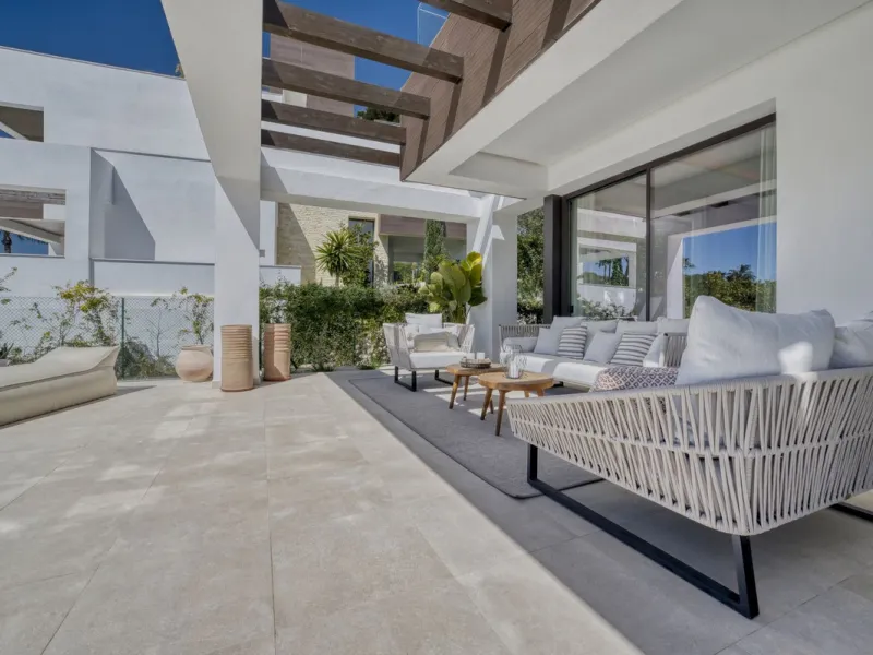 Brand New Contemporary Jewel – Car-Free Luxury in Marbella Center