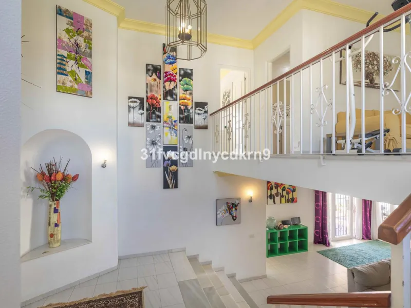 For Sale: Detached Villa in La Gaspara, Estepona with tourist license