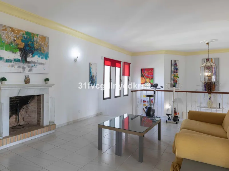 For Sale: Detached Villa in La Gaspara, Estepona with tourist license