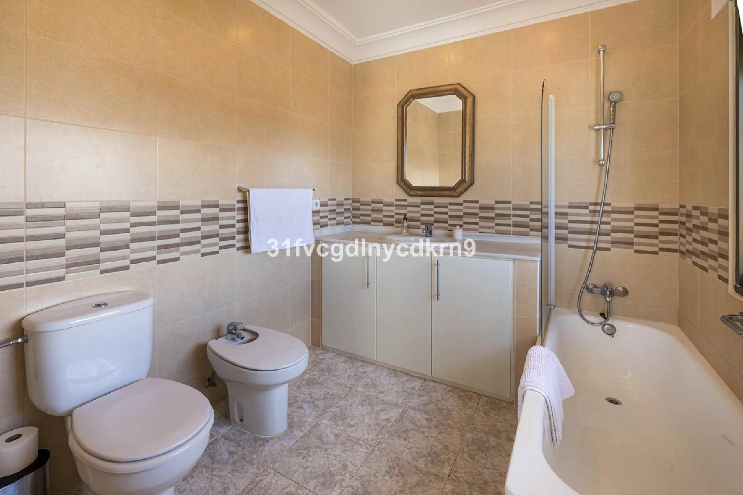 For Sale: Detached Villa in La Gaspara, Estepona with tourist license