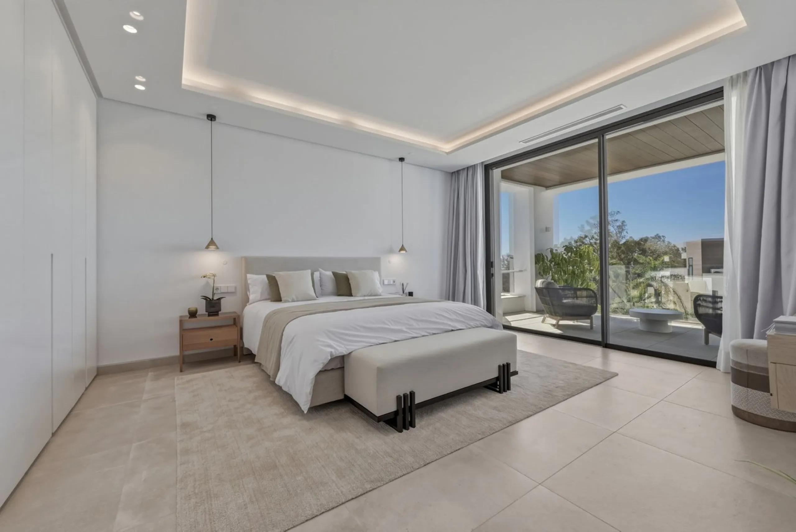 Brand New Contemporary Jewel – Car-Free Luxury in Marbella Center