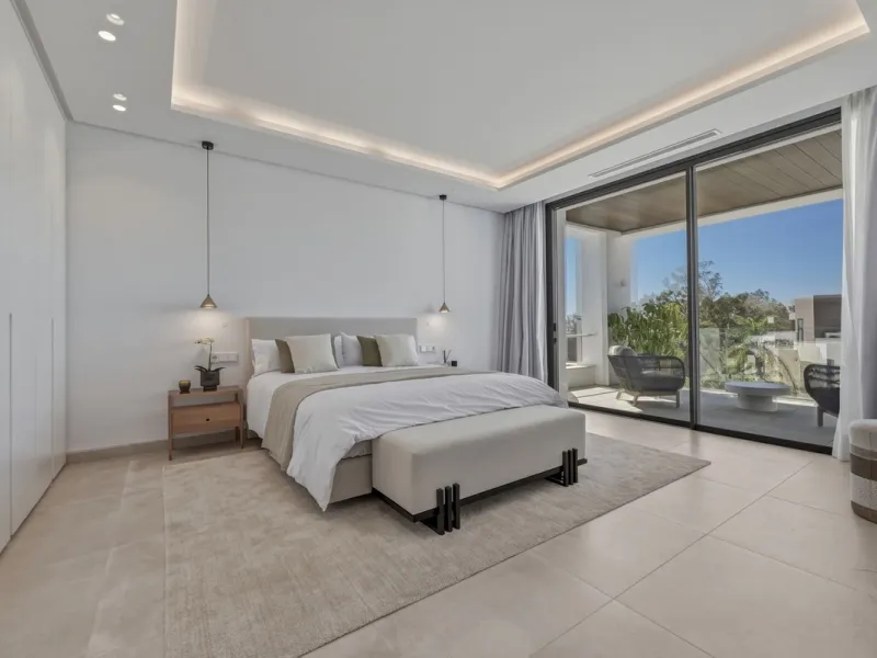 Brand New Contemporary Jewel – Car-Free Luxury in Marbella Center