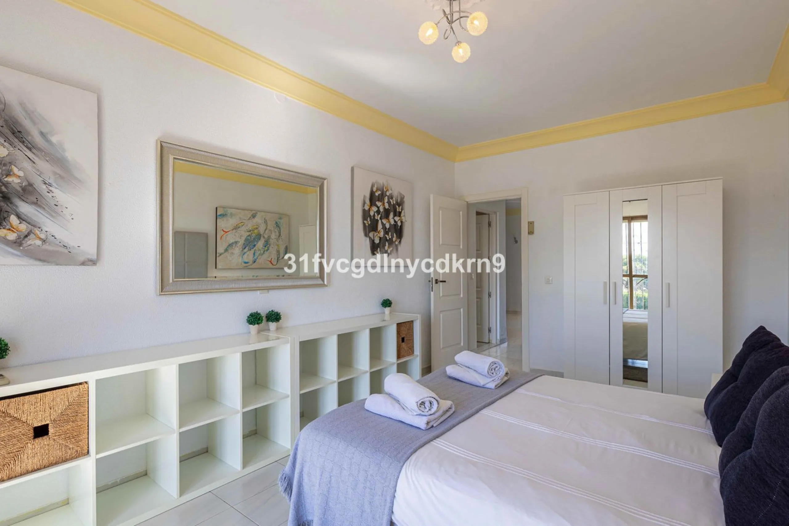 For Sale: Detached Villa in La Gaspara, Estepona with tourist license