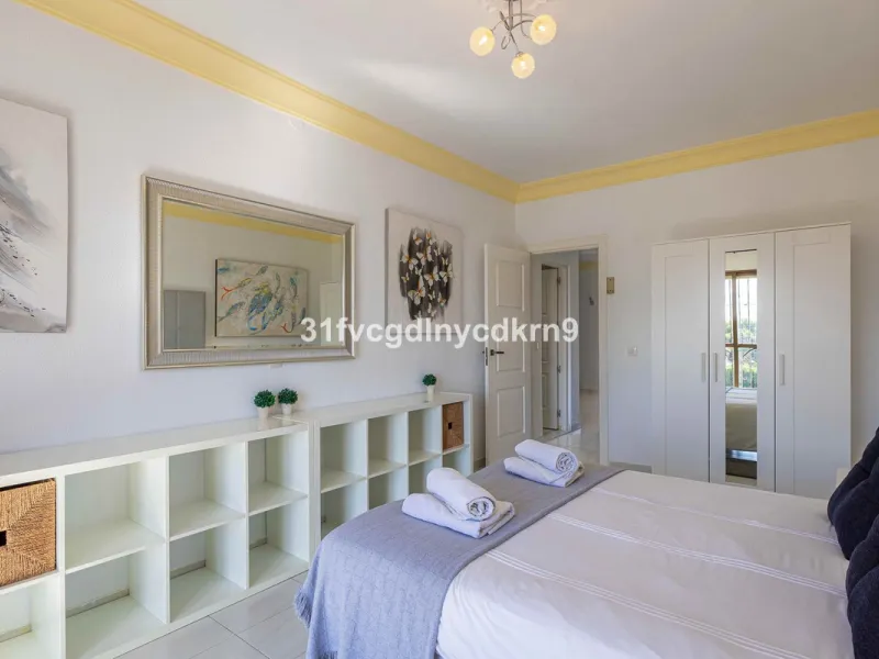 For Sale: Detached Villa in La Gaspara, Estepona with tourist license