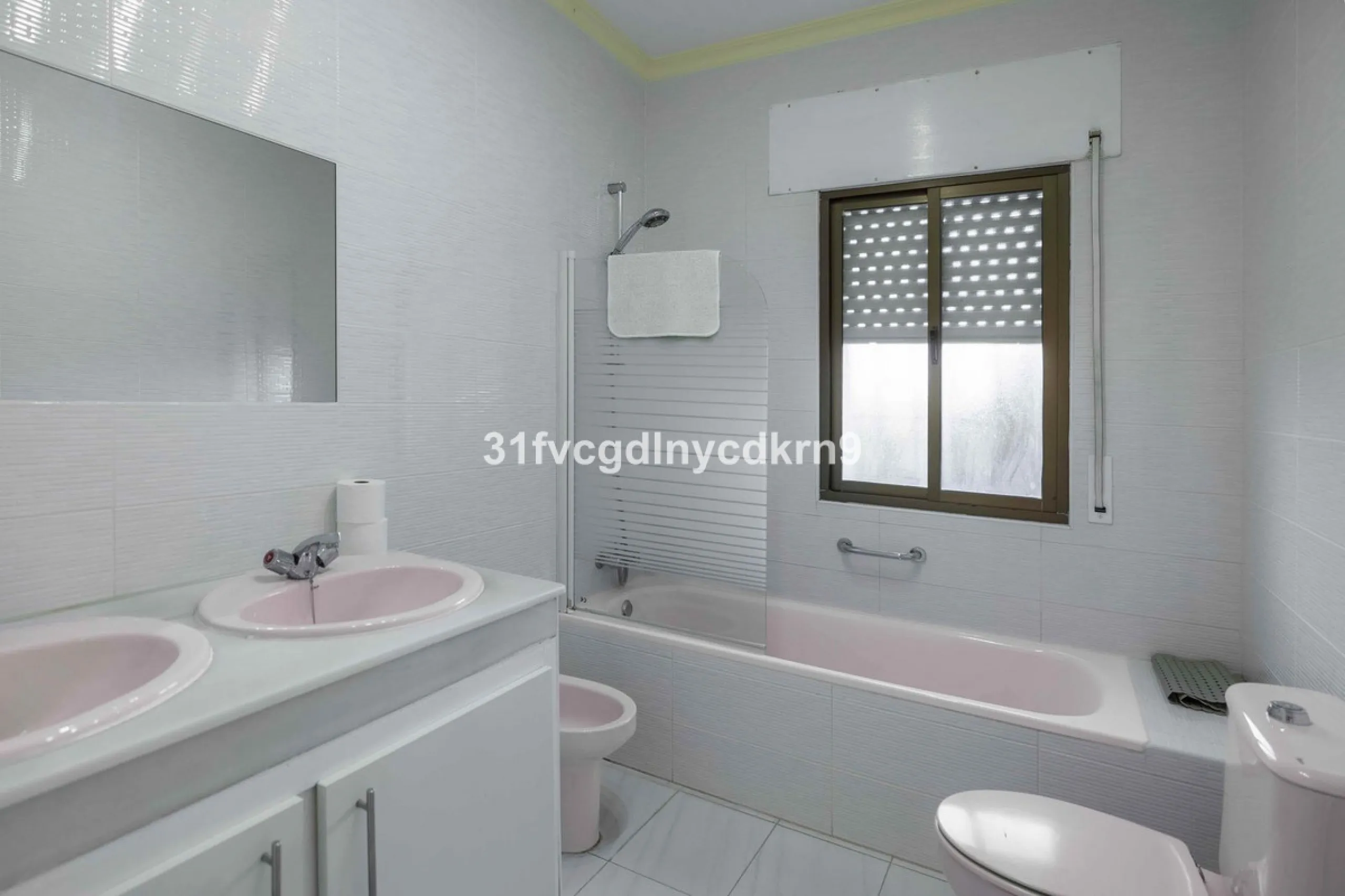 For Sale: Detached Villa in La Gaspara, Estepona with tourist license