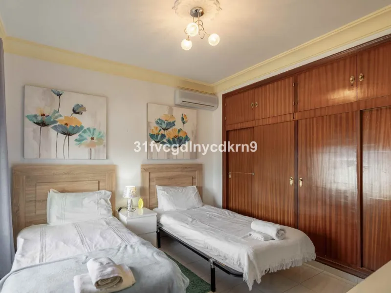 For Sale: Detached Villa in La Gaspara, Estepona with tourist license
