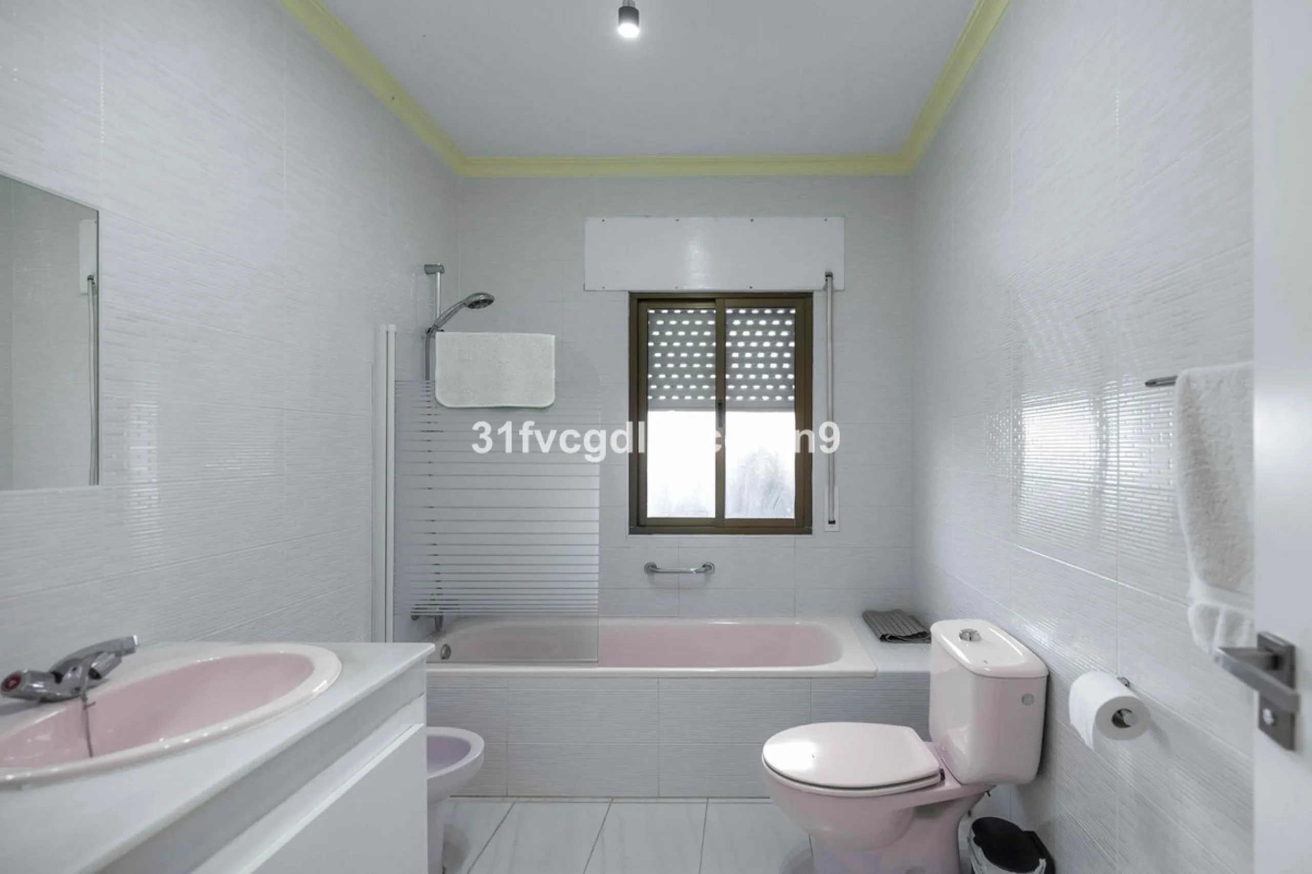 For Sale: Detached Villa in La Gaspara, Estepona with tourist license
