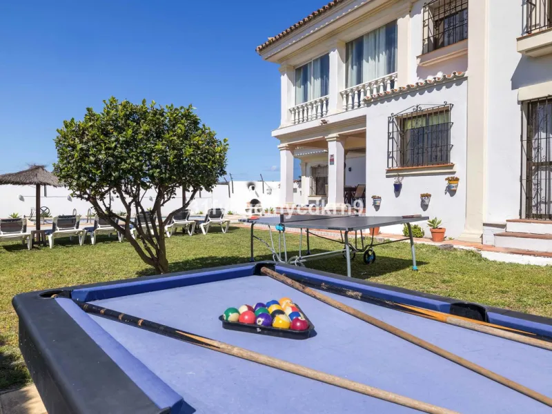 For Sale: Detached Villa in La Gaspara, Estepona with tourist license