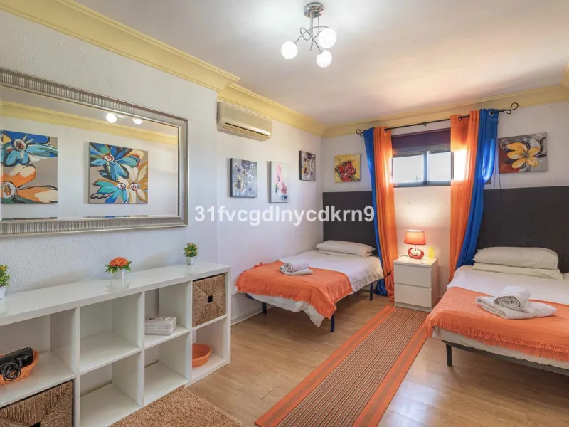 For Sale: Detached Villa in La Gaspara, Estepona with tourist license