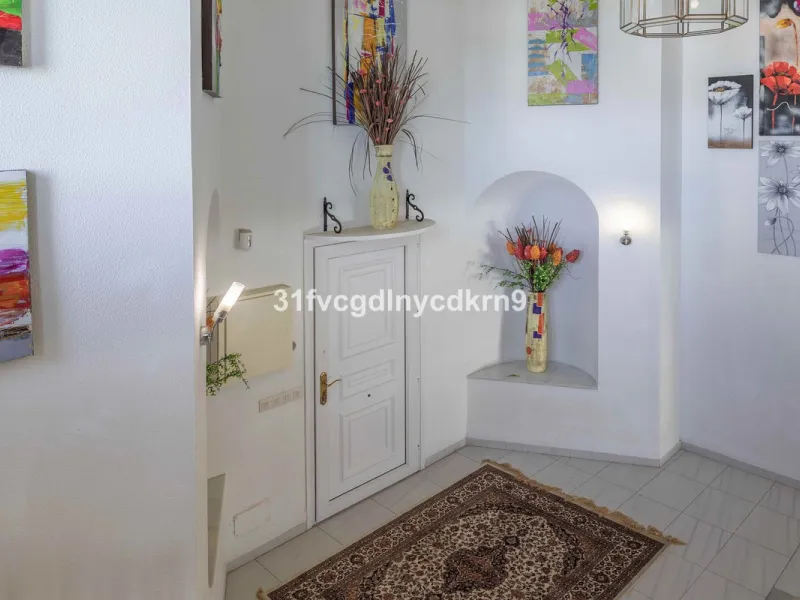 For Sale: Detached Villa in La Gaspara, Estepona with tourist license