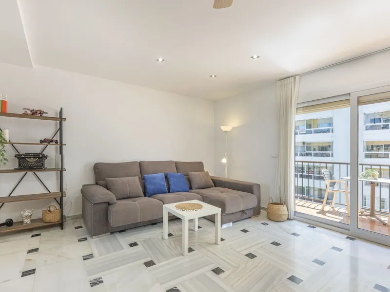 Apartment - Penthouse в продаже в Fuengirola, Málaga. В доме 3 спален и 2 ванных комнат. Площадь дома 90 м²