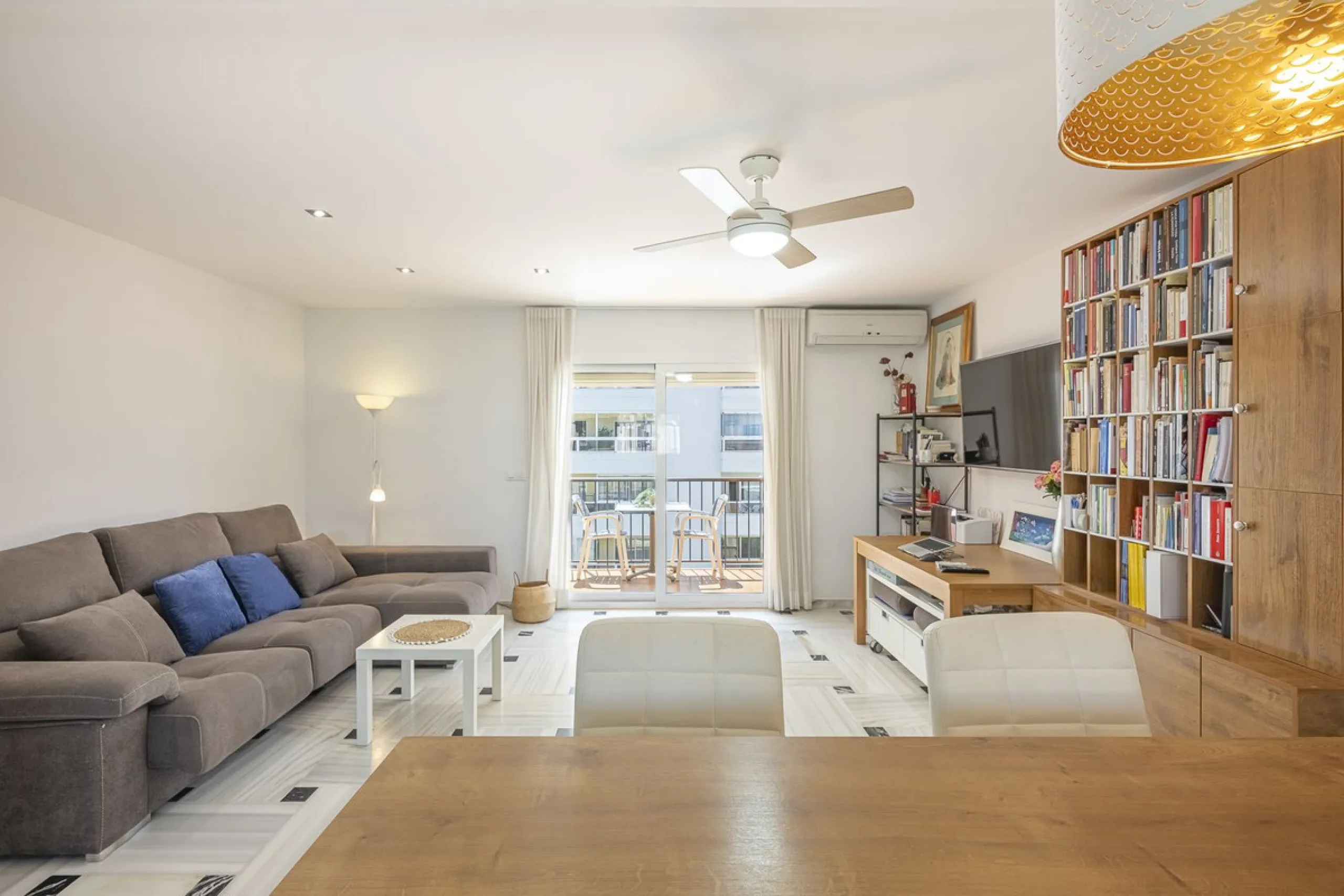 Apartment - Penthouse в продаже в Fuengirola, Málaga. В доме 3 спален и 2 ванных комнат. Площадь дома 90 м²