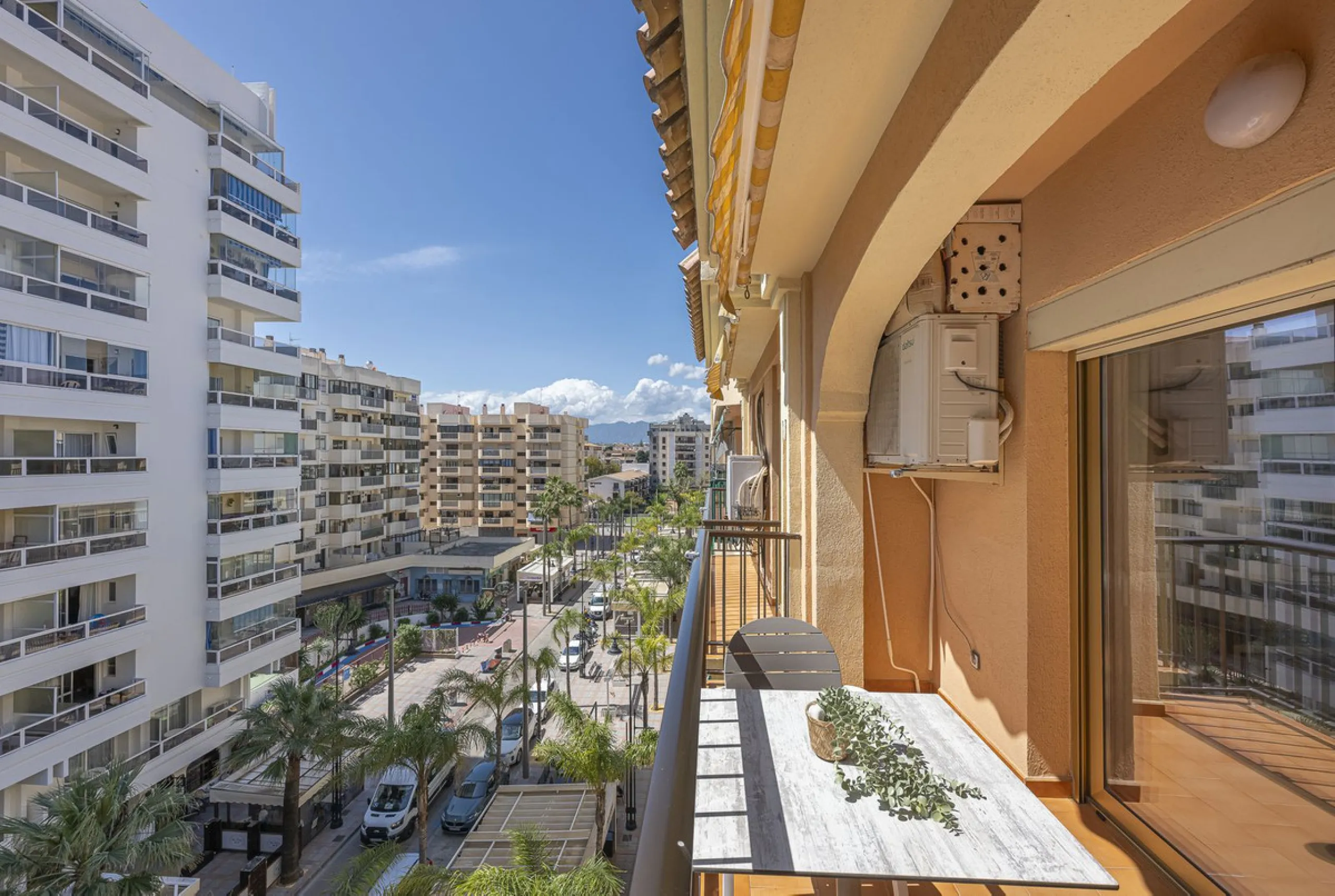 Apartment - Penthouse в продаже в Fuengirola, Málaga. В доме 3 спален и 2 ванных комнат. Площадь дома 90 м²