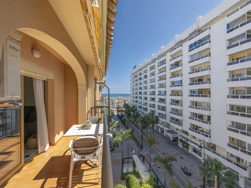 Apartment - Penthouse в продаже в Fuengirola, Málaga. В доме 3 спален и 2 ванных комнат. Площадь дома 90 м²