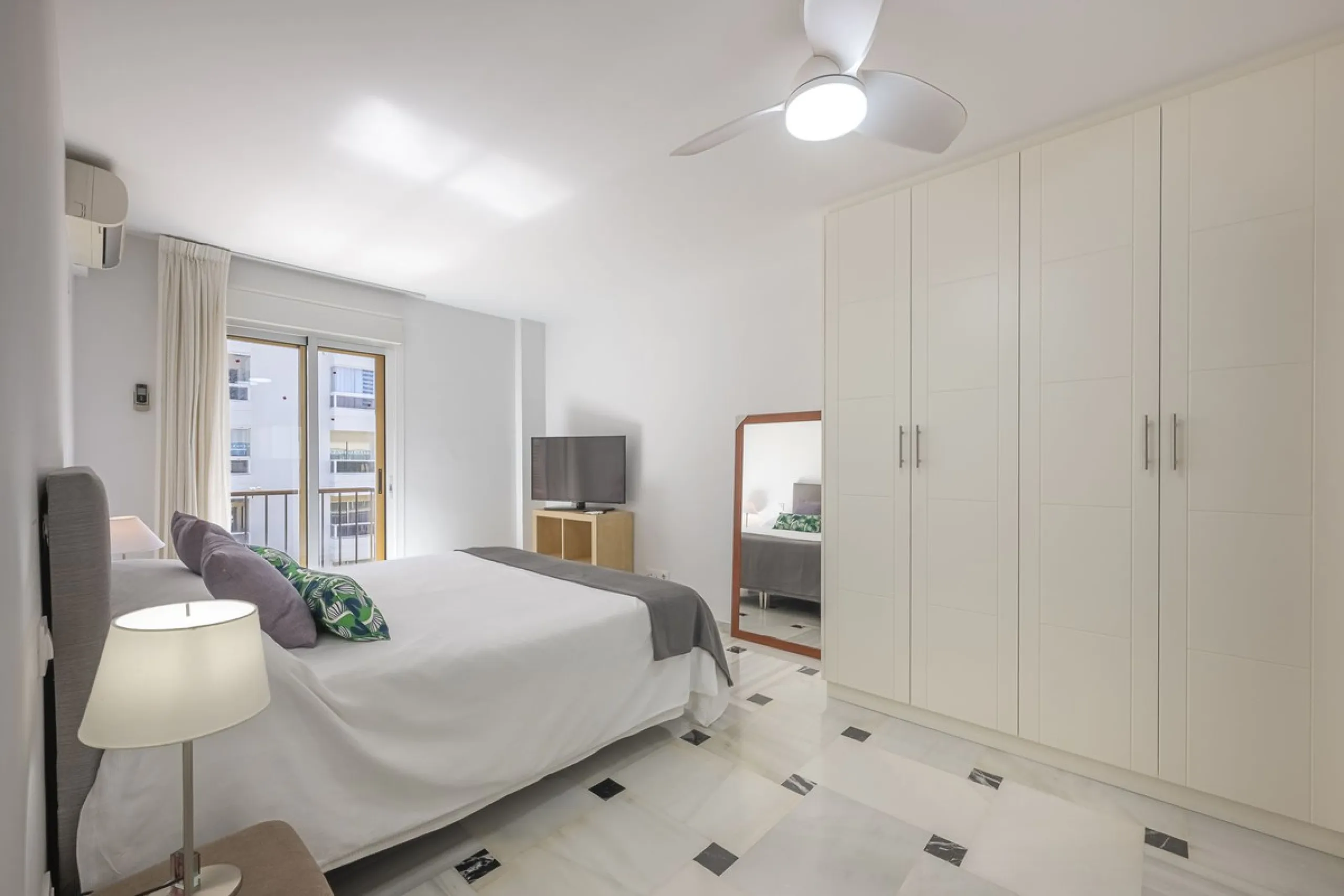Apartment - Penthouse в продаже в Fuengirola, Málaga. В доме 3 спален и 2 ванных комнат. Площадь дома 90 м²