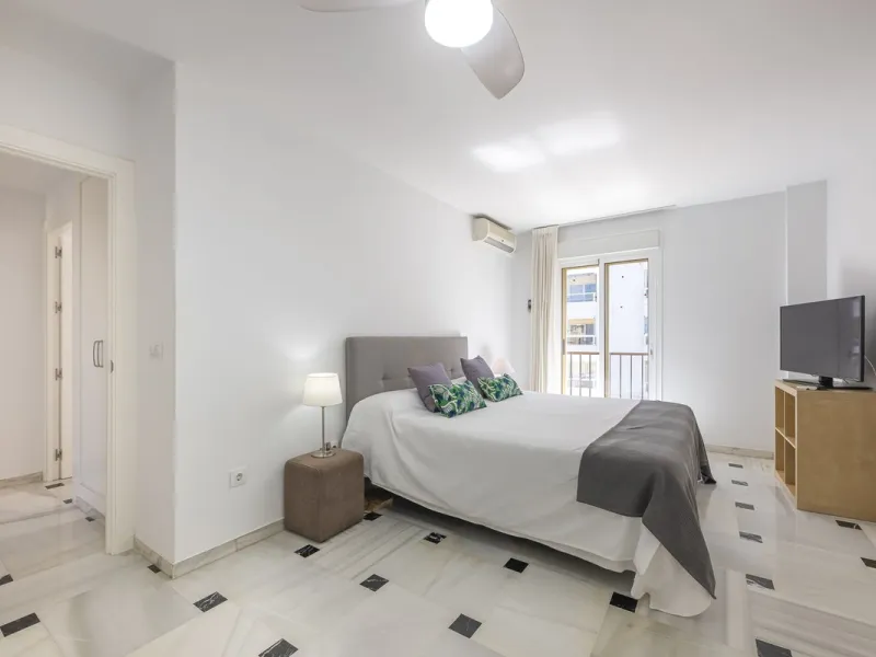 Apartment - Penthouse в продаже в Fuengirola, Málaga. В доме 3 спален и 2 ванных комнат. Площадь дома 90 м²