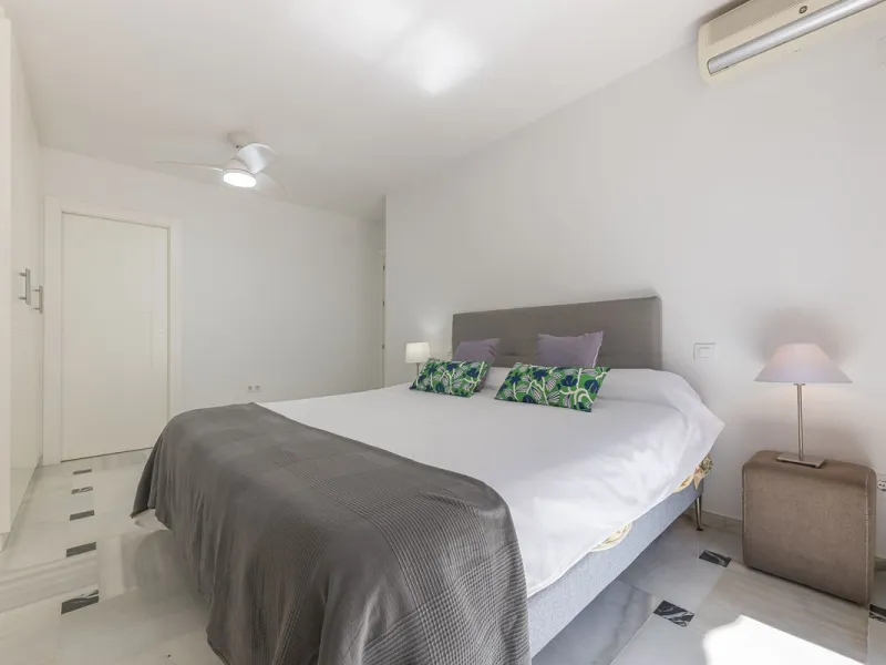 Apartment - Penthouse в продаже в Fuengirola, Málaga. В доме 3 спален и 2 ванных комнат. Площадь дома 90 м²