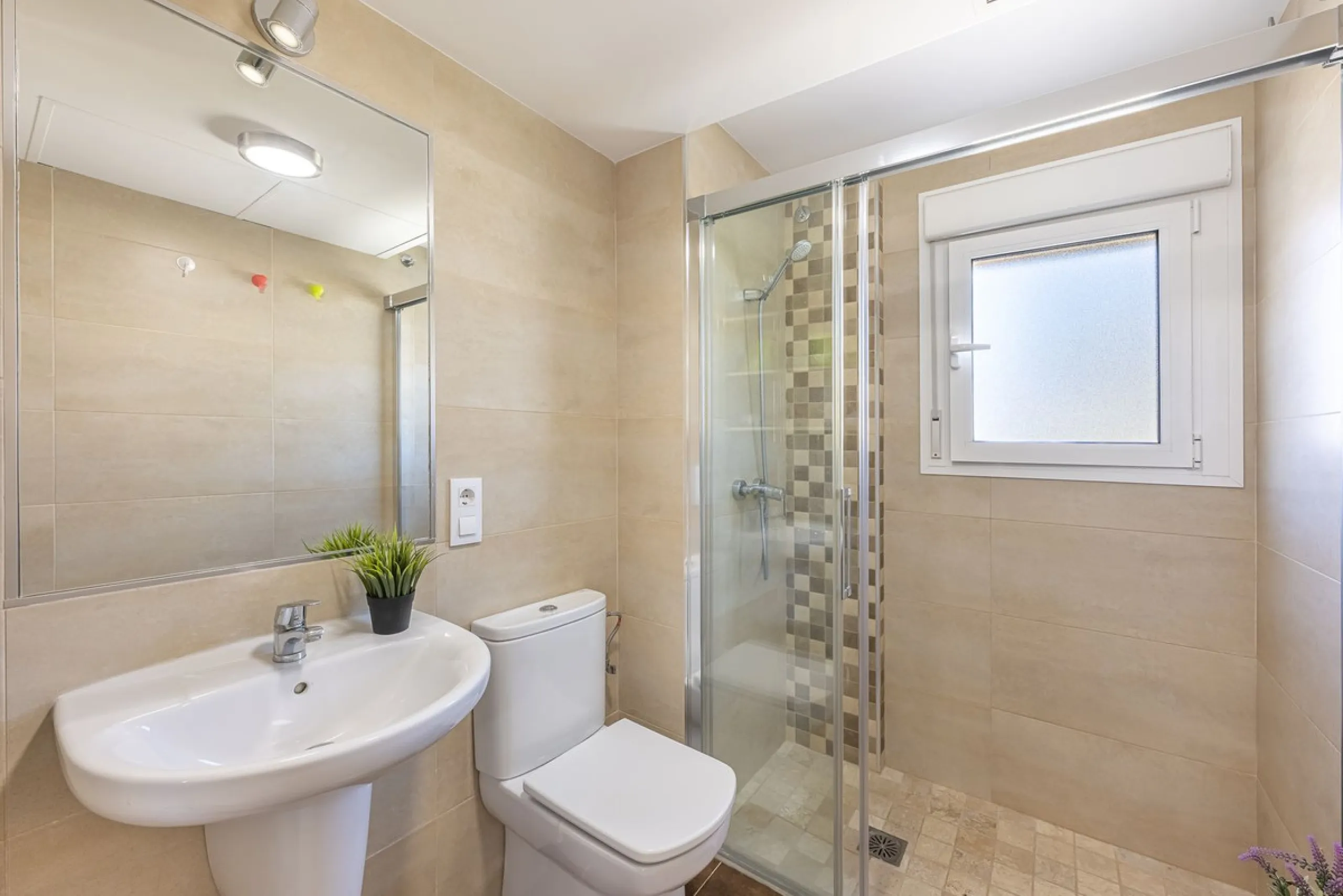 Apartment - Penthouse в продаже в Fuengirola, Málaga. В доме 3 спален и 2 ванных комнат. Площадь дома 90 м²