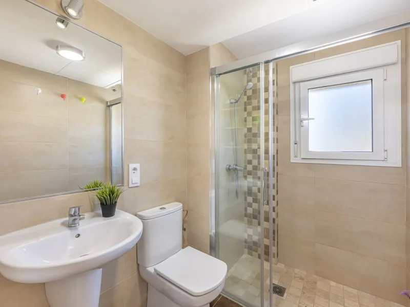 Apartment - Penthouse в продаже в Fuengirola, Málaga. В доме 3 спален и 2 ванных комнат. Площадь дома 90 м²