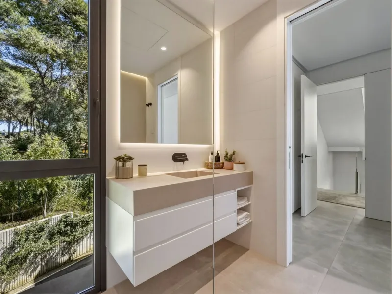 Brand New Contemporary Jewel – Car-Free Luxury in Marbella Center