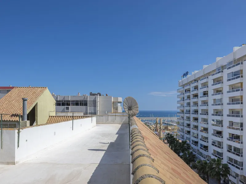 Apartment - Penthouse в продаже в Fuengirola, Málaga. В доме 3 спален и 2 ванных комнат. Площадь дома 90 м²