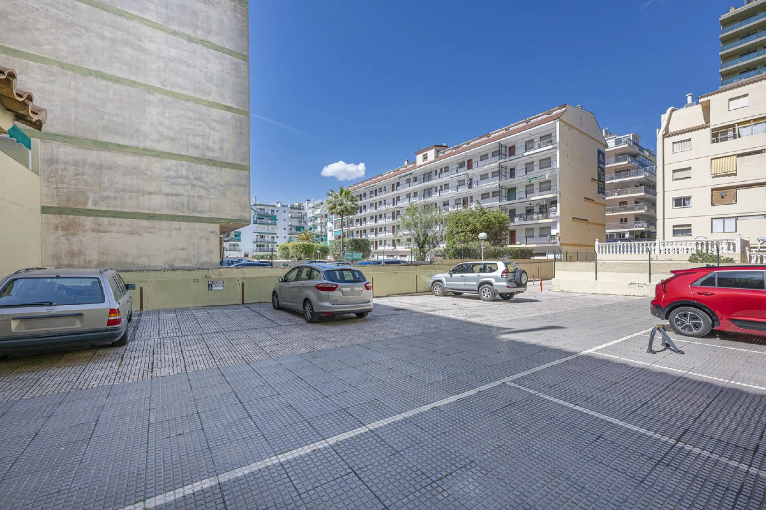 Apartment - Penthouse в продаже в Fuengirola, Málaga. В доме 3 спален и 2 ванных комнат. Площадь дома 90 м²