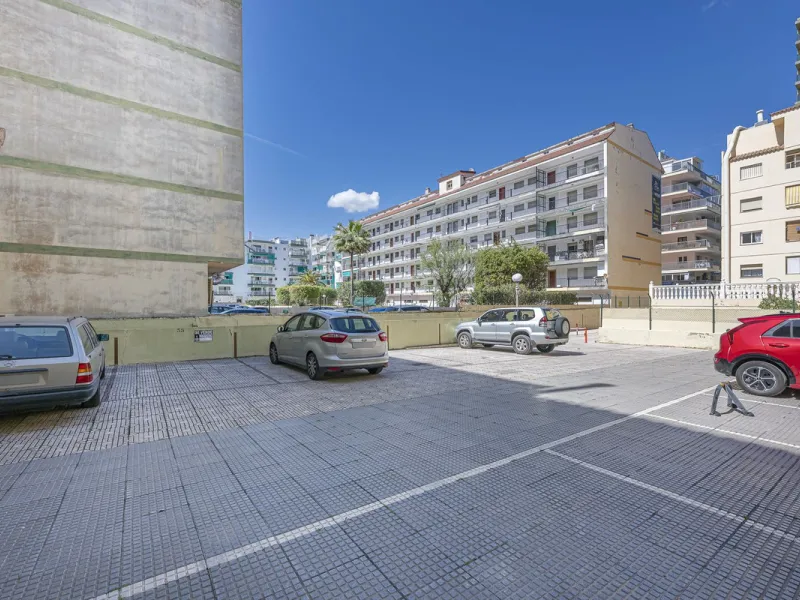 Apartment - Penthouse в продаже в Fuengirola, Málaga. В доме 3 спален и 2 ванных комнат. Площадь дома 90 м²