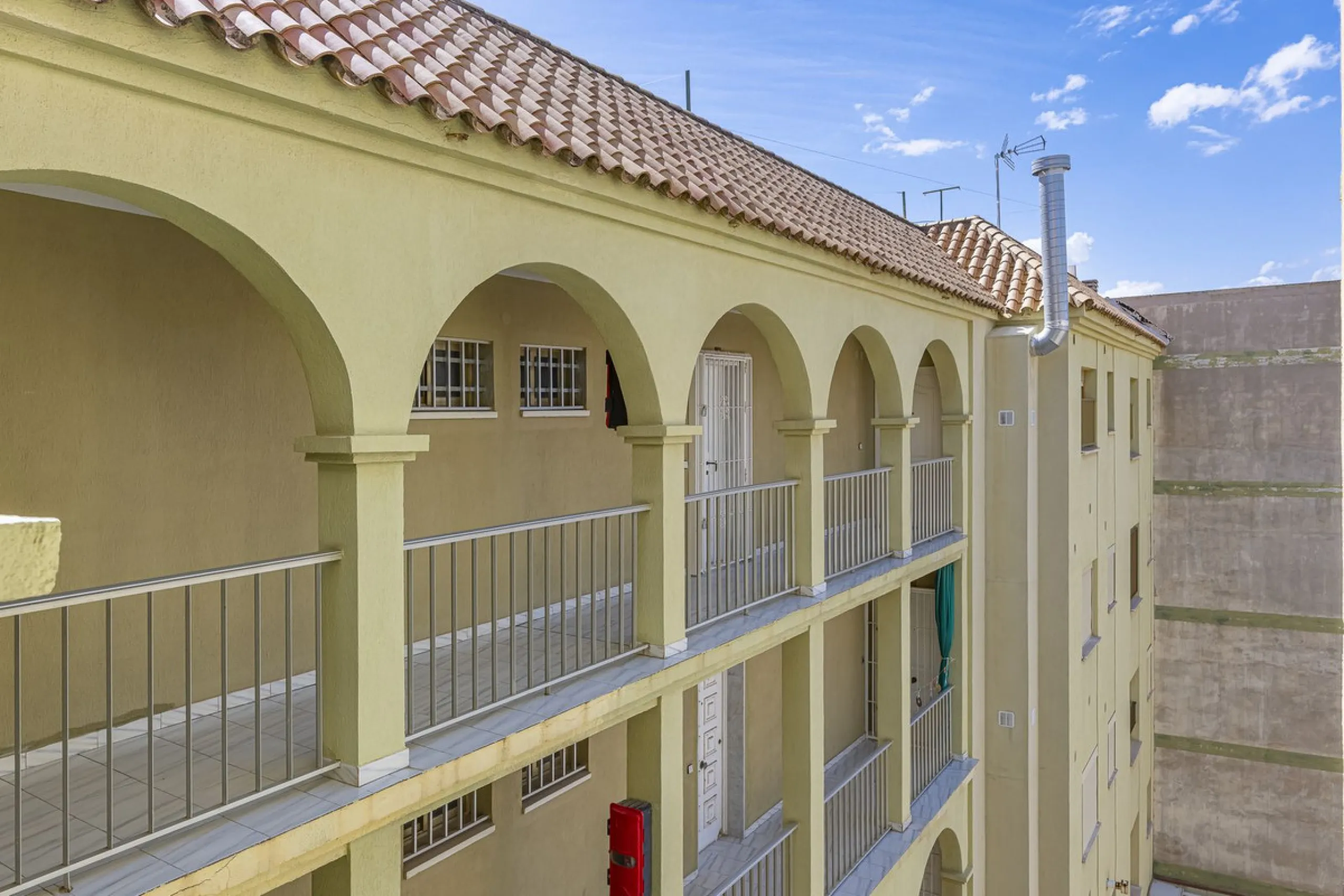 Apartment - Penthouse в продаже в Fuengirola, Málaga. В доме 3 спален и 2 ванных комнат. Площадь дома 90 м²