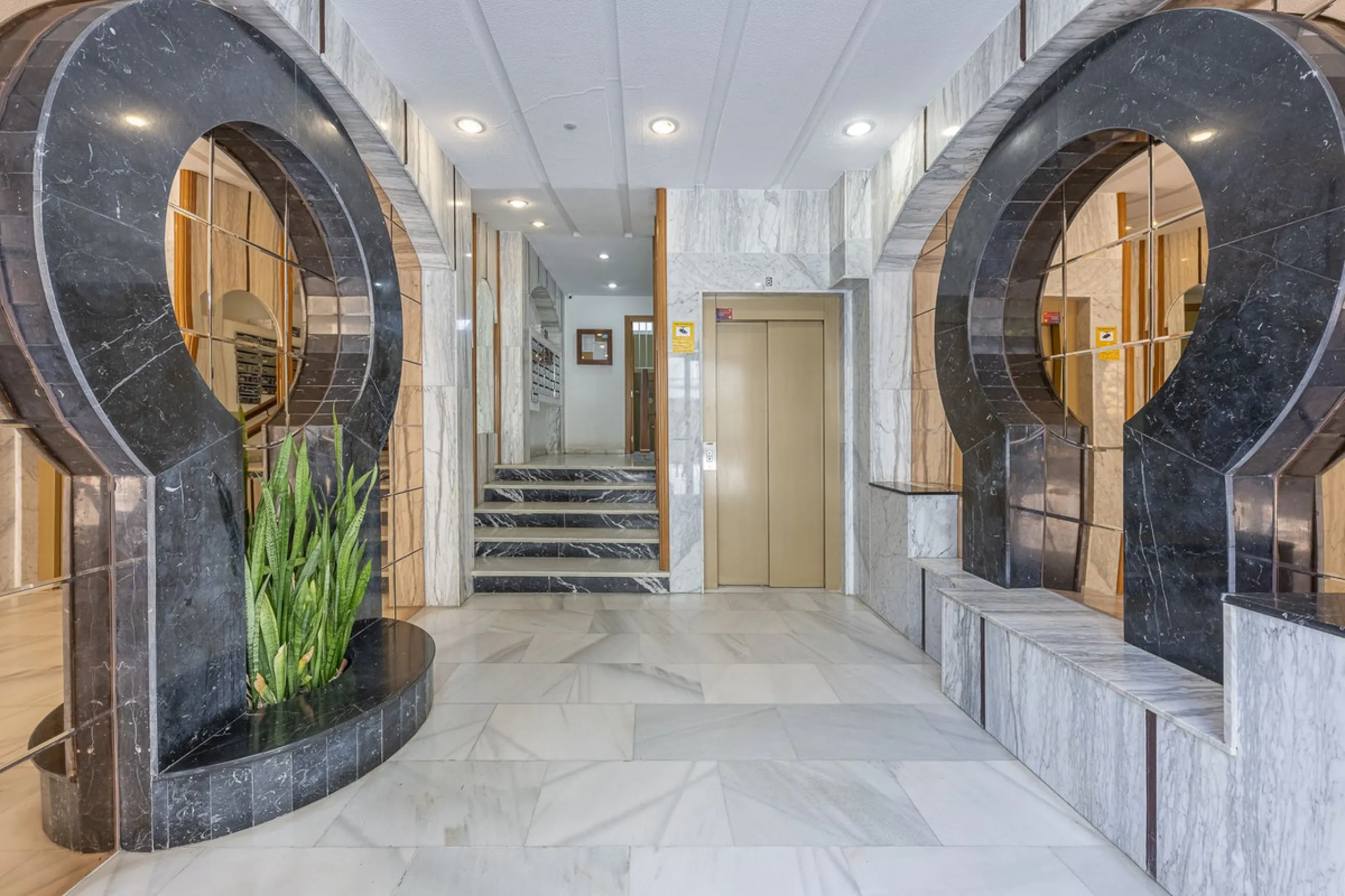 Apartment - Penthouse в продаже в Fuengirola, Málaga. В доме 3 спален и 2 ванных комнат. Площадь дома 90 м²