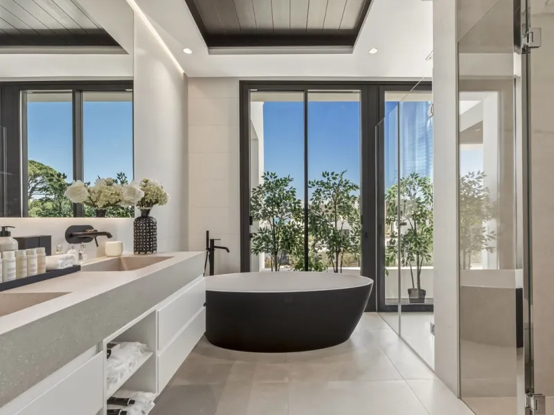 Brand New Contemporary Jewel – Car-Free Luxury in Marbella Center
