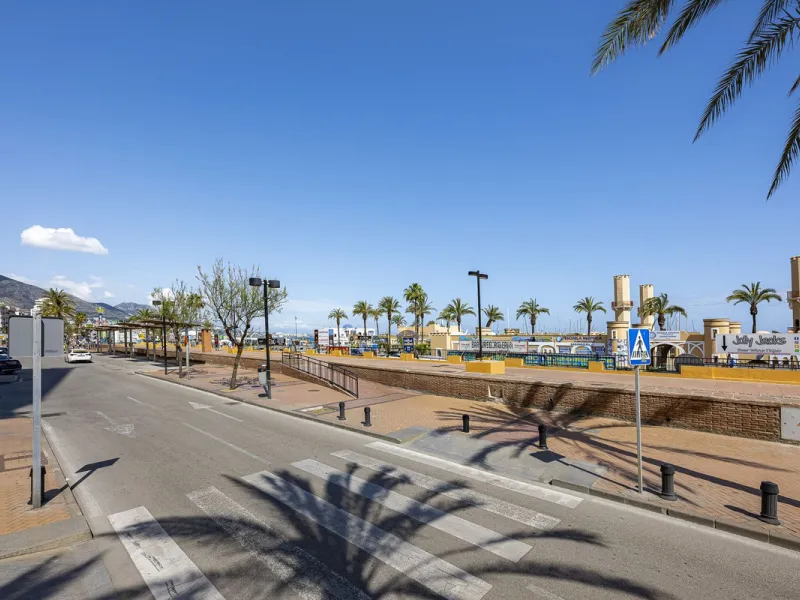 Apartment - Penthouse в продаже в Fuengirola, Málaga. В доме 3 спален и 2 ванных комнат. Площадь дома 90 м²