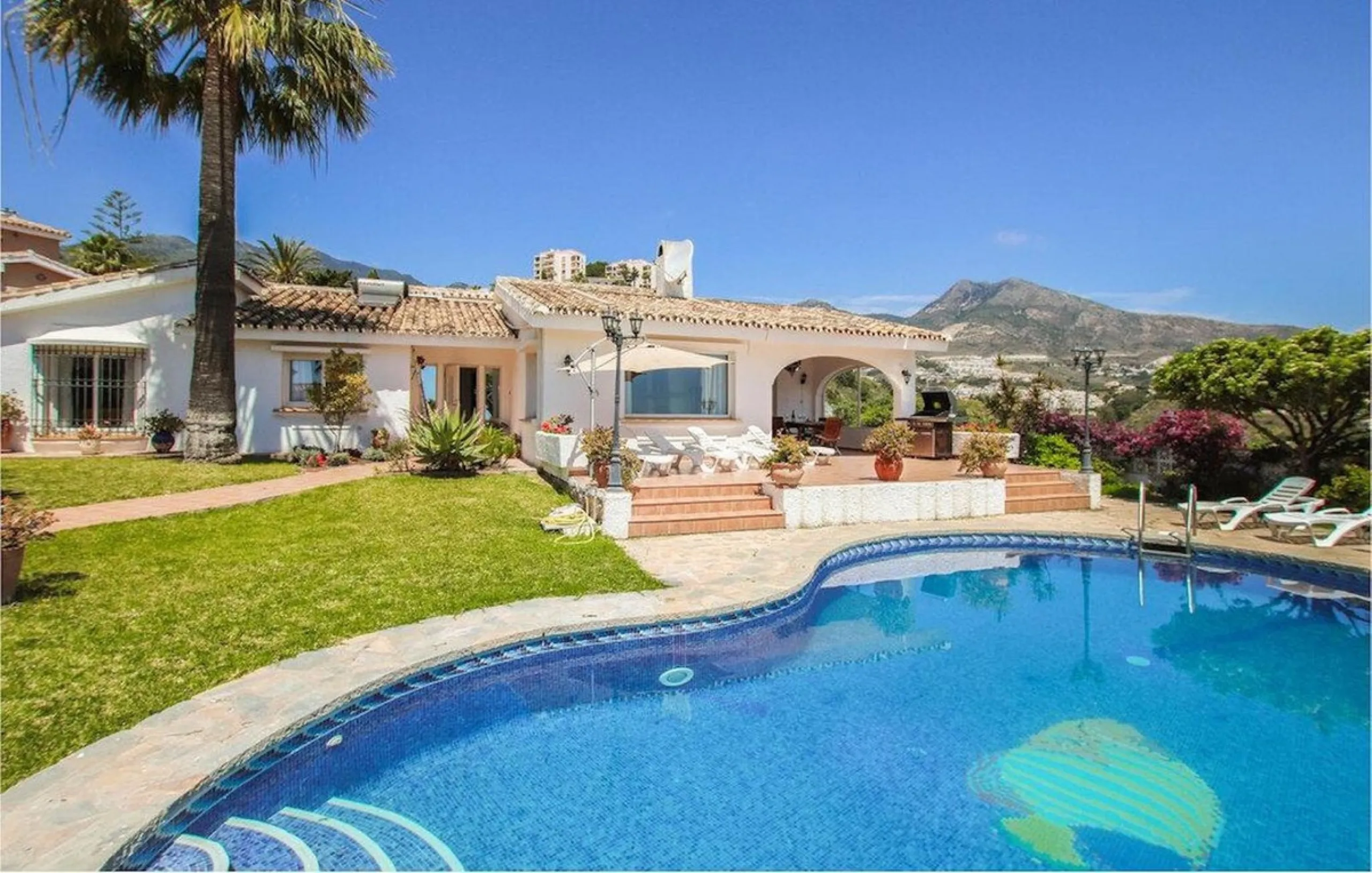 Elegant Single-Level Villa with Panoramic Sea Views in Torremuelle
