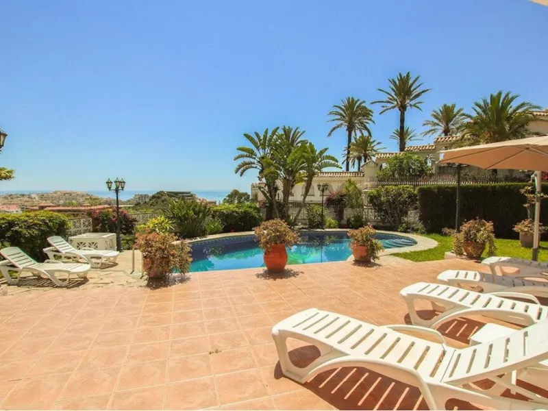 Elegant Single-Level Villa with Panoramic Sea Views in Torremuelle