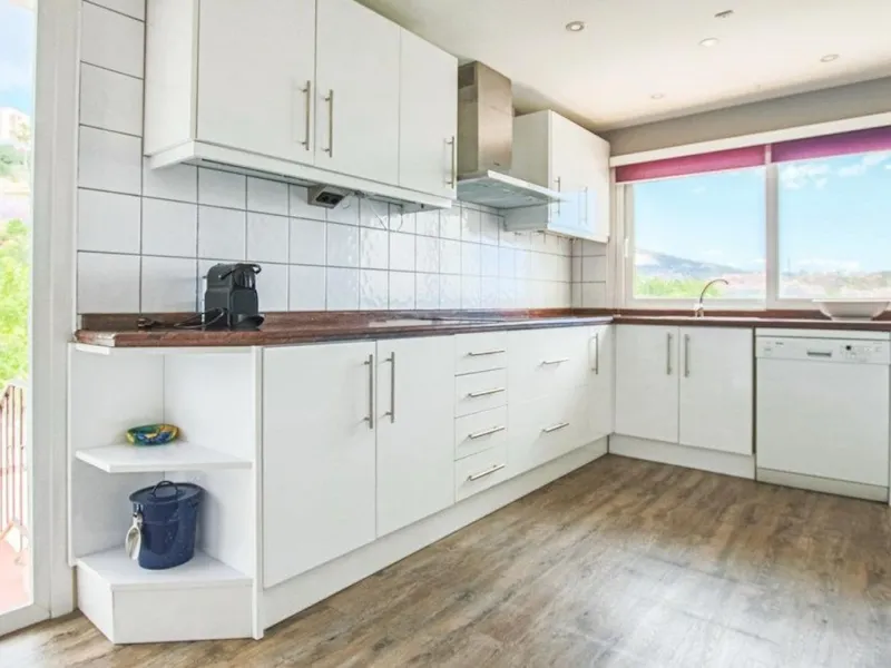 Elegant Single-Level Villa with Panoramic Sea Views in Torremuelle