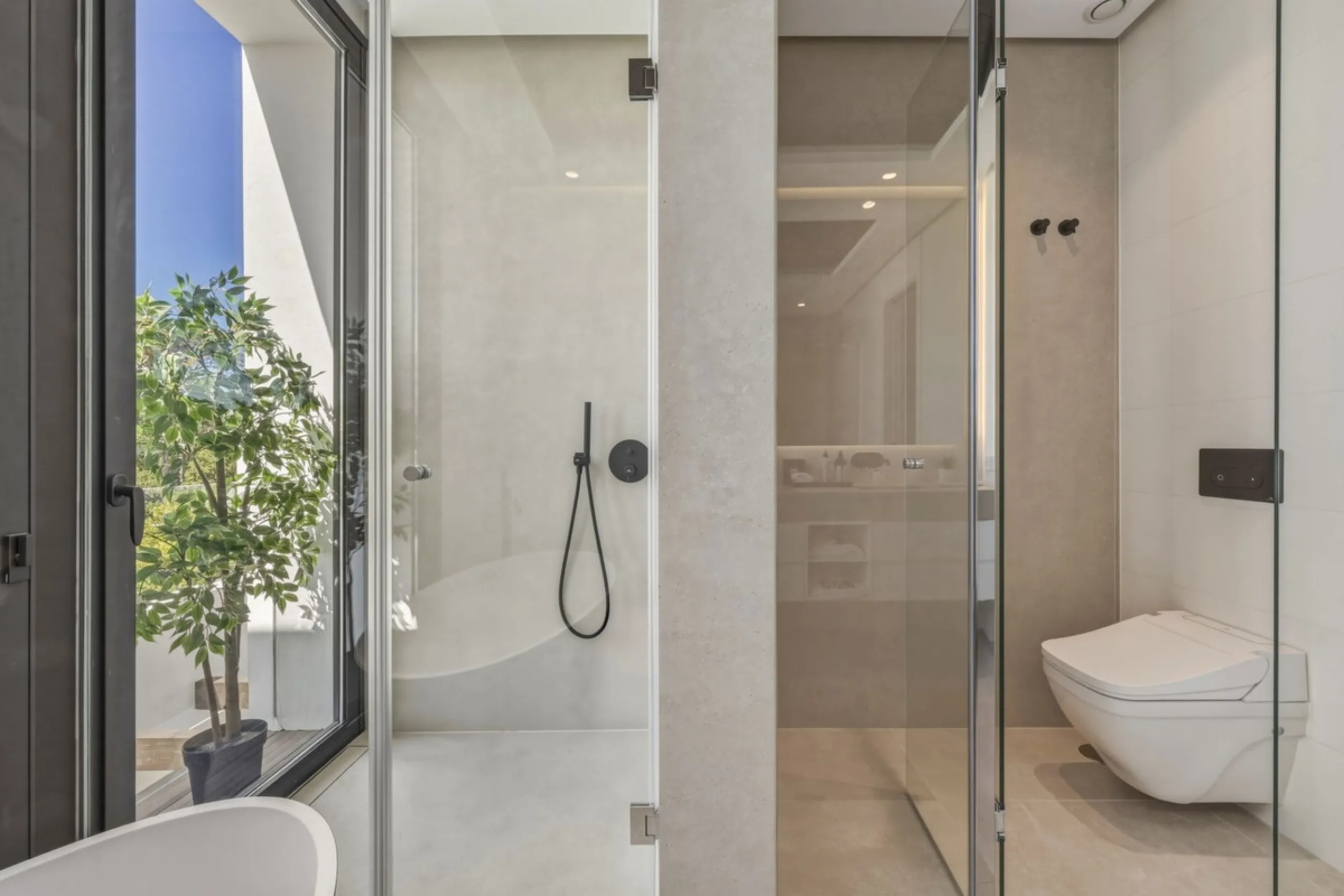 Brand New Contemporary Jewel – Car-Free Luxury in Marbella Center