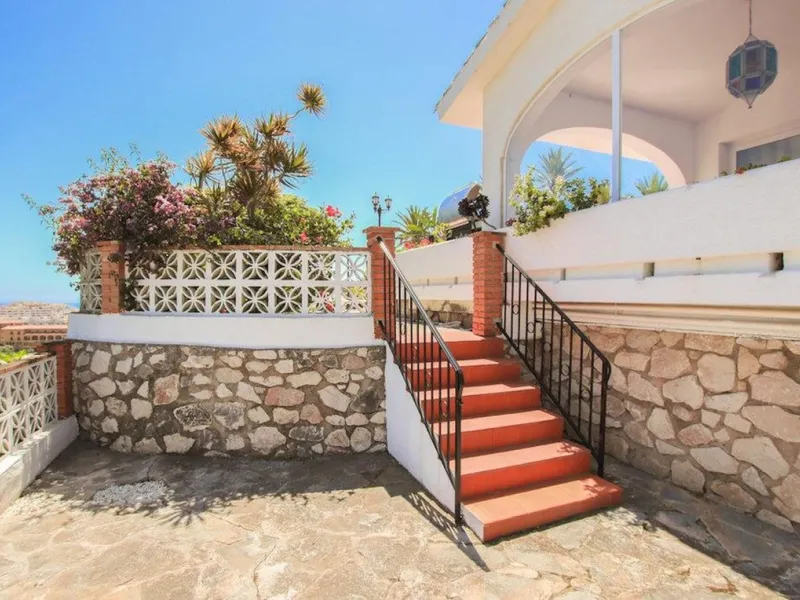 Elegant Single-Level Villa with Panoramic Sea Views in Torremuelle