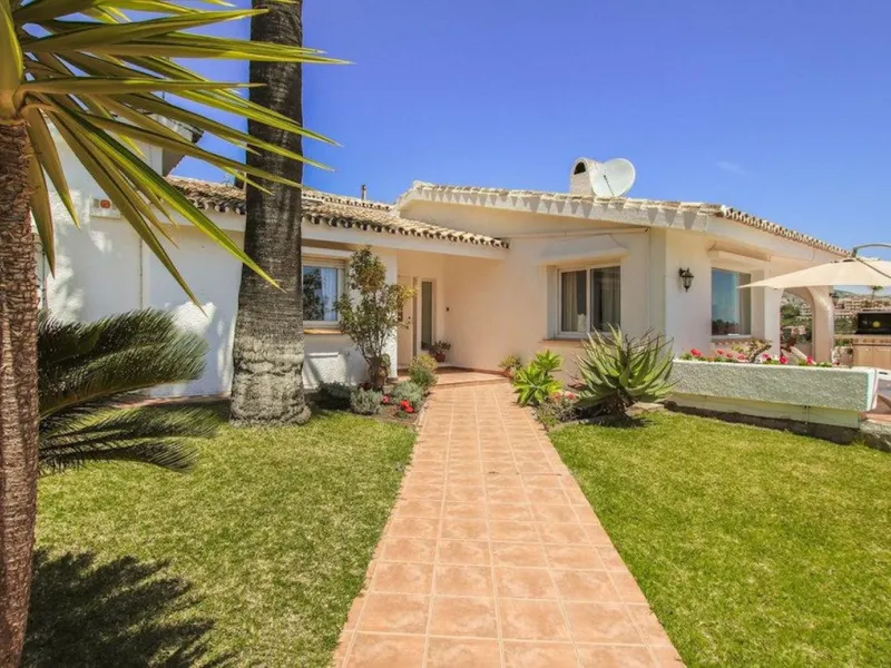 Elegant Single-Level Villa with Panoramic Sea Views in Torremuelle