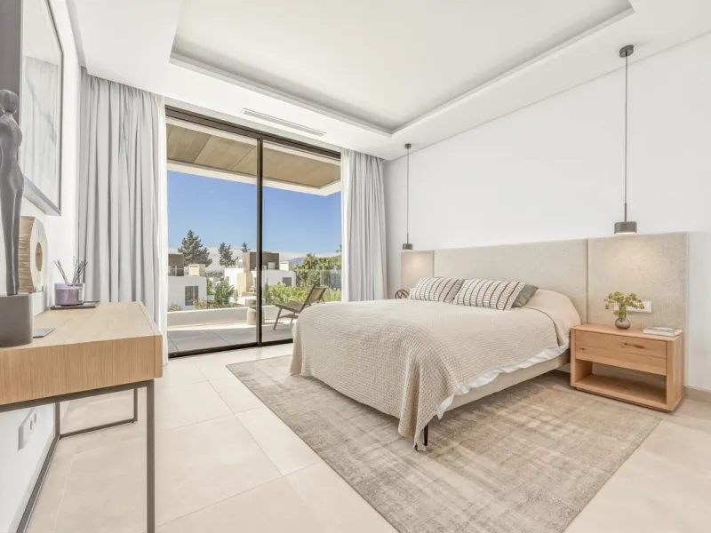 Brand New Contemporary Jewel – Car-Free Luxury in Marbella Center