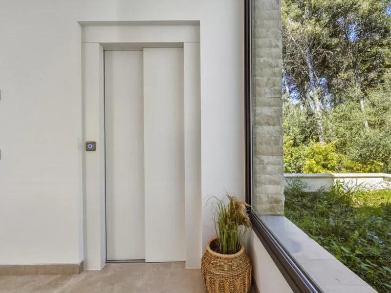 Brand New Contemporary Jewel – Car-Free Luxury in Marbella Center