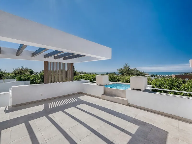 Brand New Contemporary Jewel – Car-Free Luxury in Marbella Center