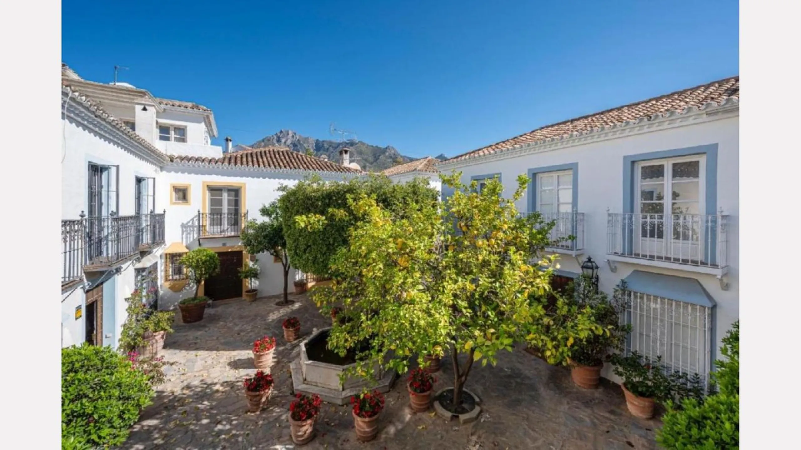 Townhouse for Sale in La Virginia Urbanization