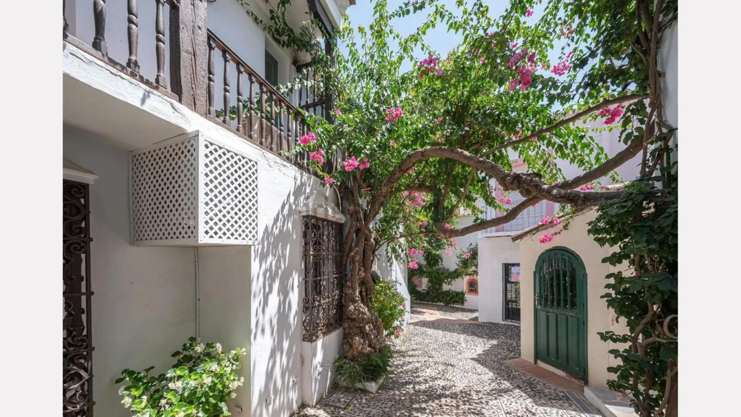 Townhouse for Sale in La Virginia Urbanization