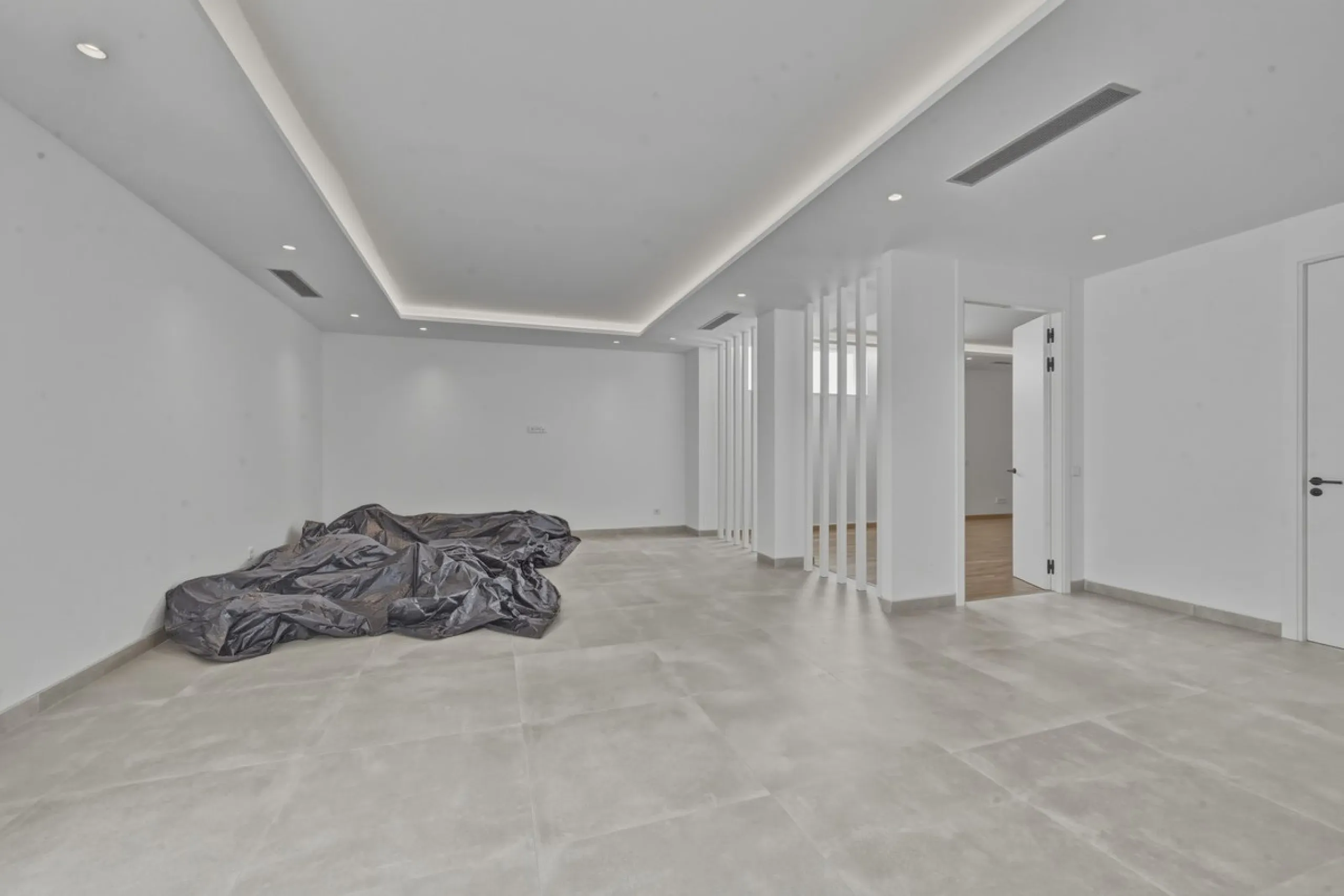Brand New Contemporary Jewel – Car-Free Luxury in Marbella Center